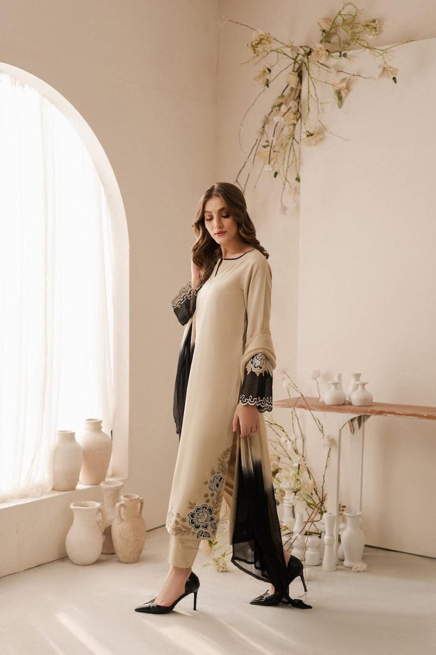 Safoora Embroidered 3-piece lawn suit