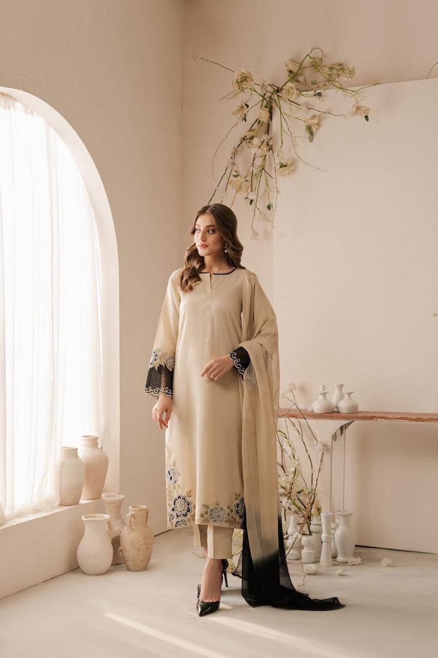 Safoora Embroidered 3-piece lawn suit